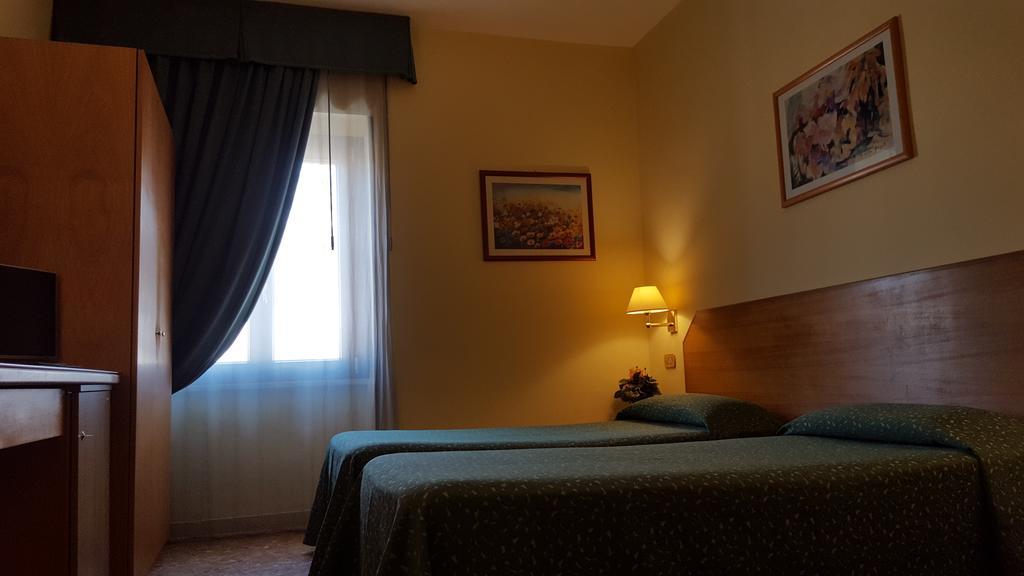 Nuovo Albergo Chieti Esterno foto