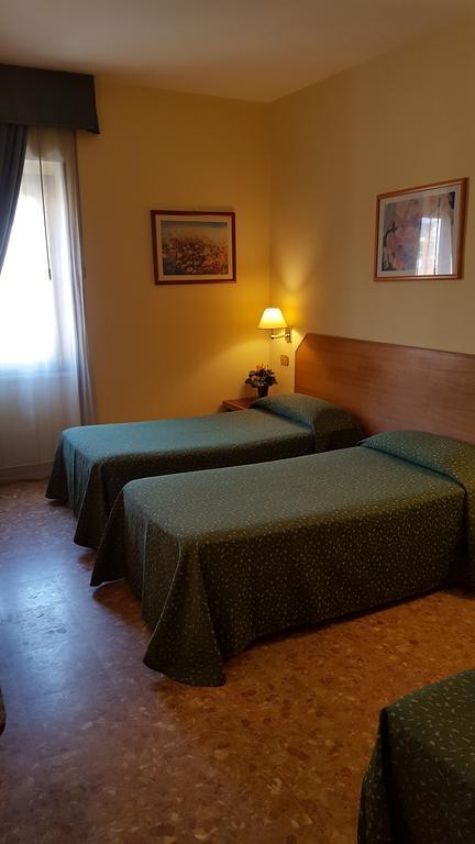 Nuovo Albergo Chieti Esterno foto